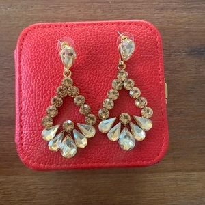 Gorgeous crystal and gold earrings
